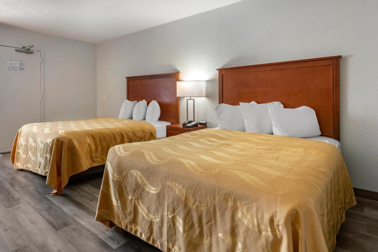 Quality Inn Fayetteville Near Fort Bragg Exterior foto